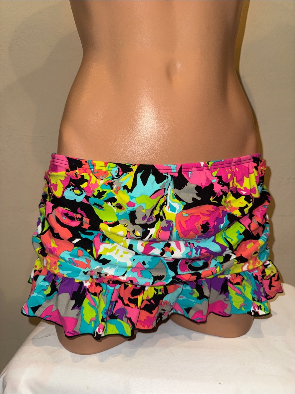 NWT Kenneth Cole bikini skirted bottom swim skirt size M